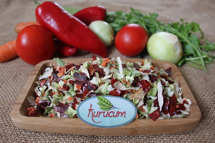 Kurutulmuş sebze karışımı