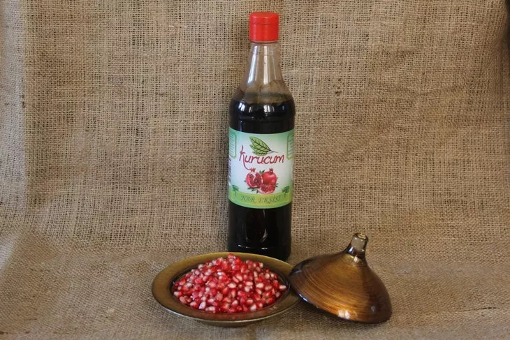 dried pomegranate-concentrated-6